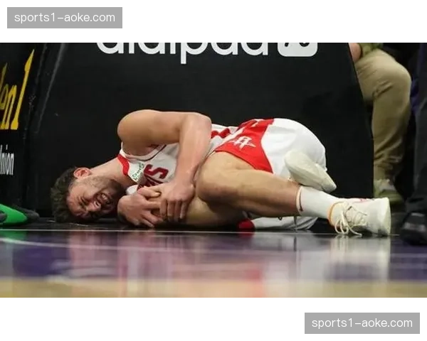 阿门汤普森9助攻3失误 火箭主控毛躁表现暴露经验不足